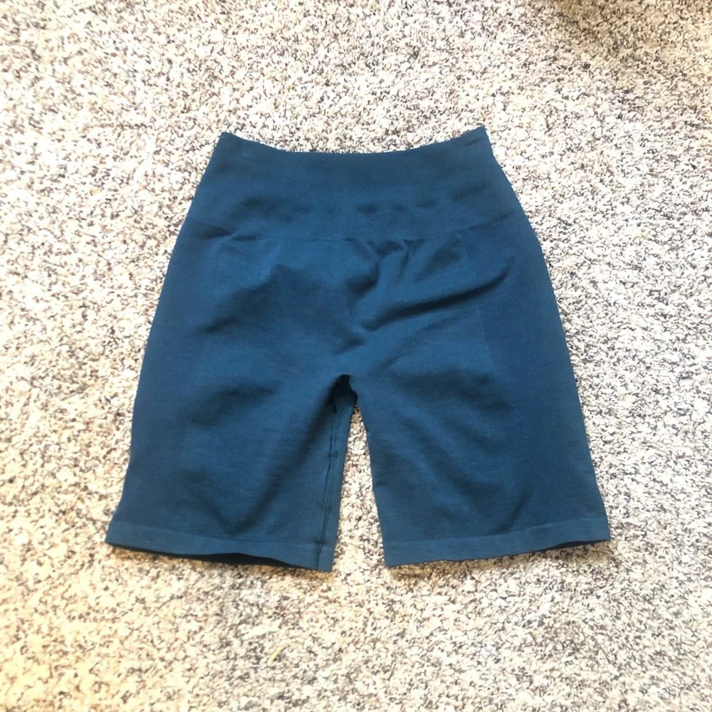 Alphalete Amplify Biker shorts - Picture 4 of 6